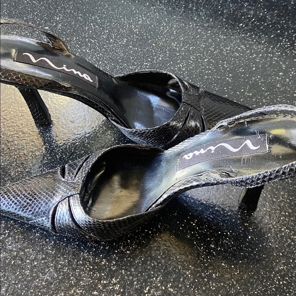 Nina Luxe Black Textured Heels